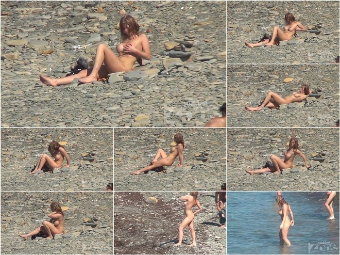 Voyeur nudism – In the frame came a beauty with big 3174
