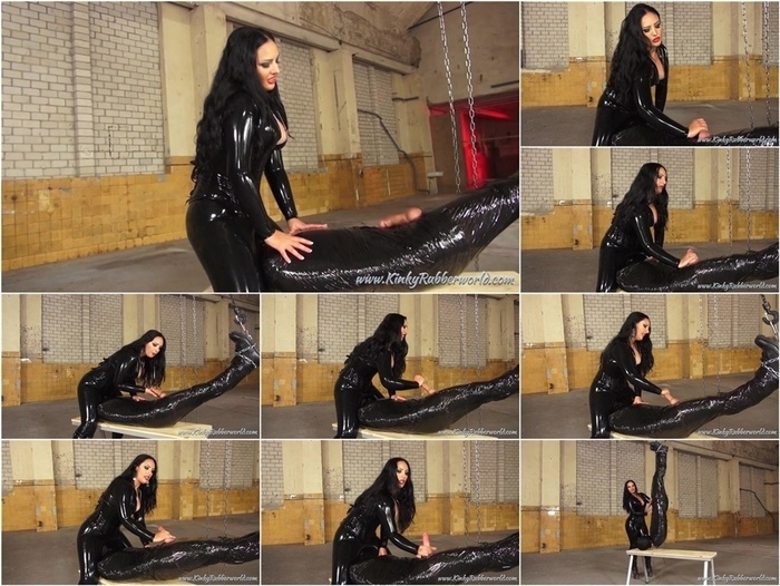 Latex Porn – 7720 – Lady Ezada Sinn – Rubber Facesitting Slave In Clingfilm