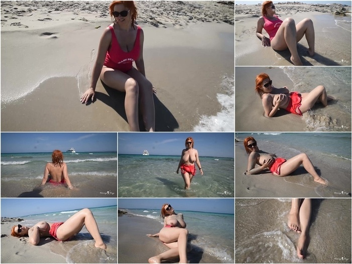 Alexsis Faye in Happiness is a day at the beach 070618