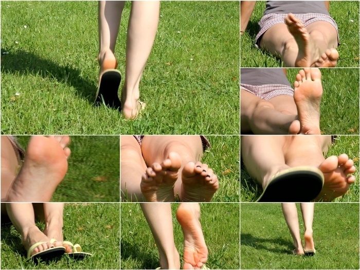 ManyVids presents Amateur Girls Feet From Poland – FLIP FLOPS   LONG TOES